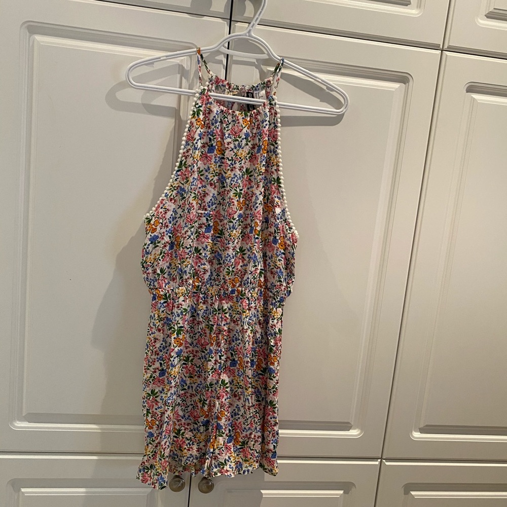H&M Divided Floral Romper Size 8US Cute!